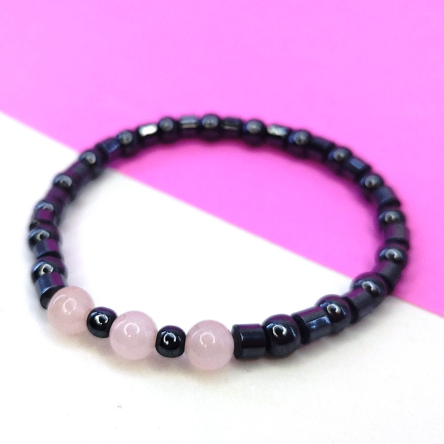 P198 Pulseira de Hematita com Quartzo Rosa (1) Pulseira de Hematita com Quartzo Rosa