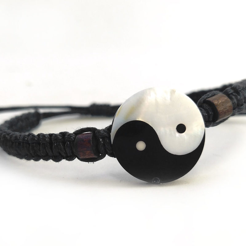 Pulseira de Macramê com Yin Yang