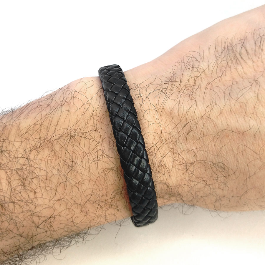P261 Pulseira de Couro Sintético Fecho Imã - Preto (1) Pulseira de Couro Sintético Fecho Imã - Preto