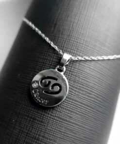 Colar de Signo Câncer: Celebre sua Essência Zodiacal com Estilo