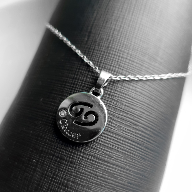 C180-Colar-do-Signo-de-Cancer-(2) Colar de Signo Câncer: Celebre sua Essência Zodiacal com Estilo