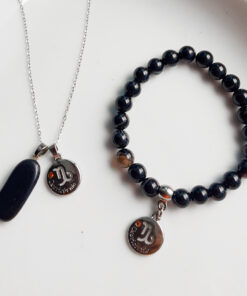 C185 - Colar de Signo Capricório com Pedra Ônix
