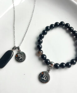 C185 - Colar de Signo Capricório com Pedra Ônix