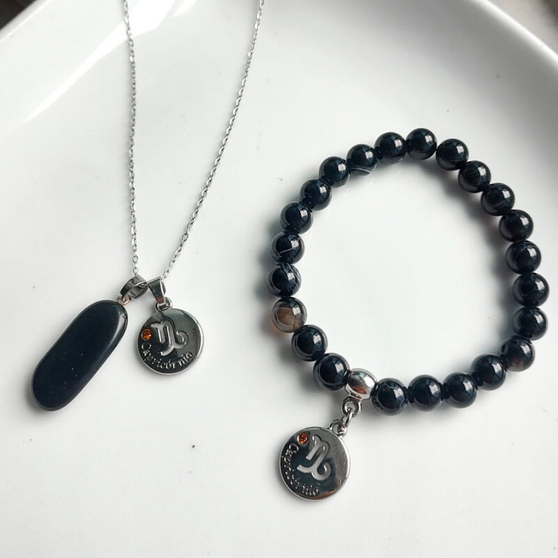 C185 - Colar de Signo Capricório com Pedra Ônix