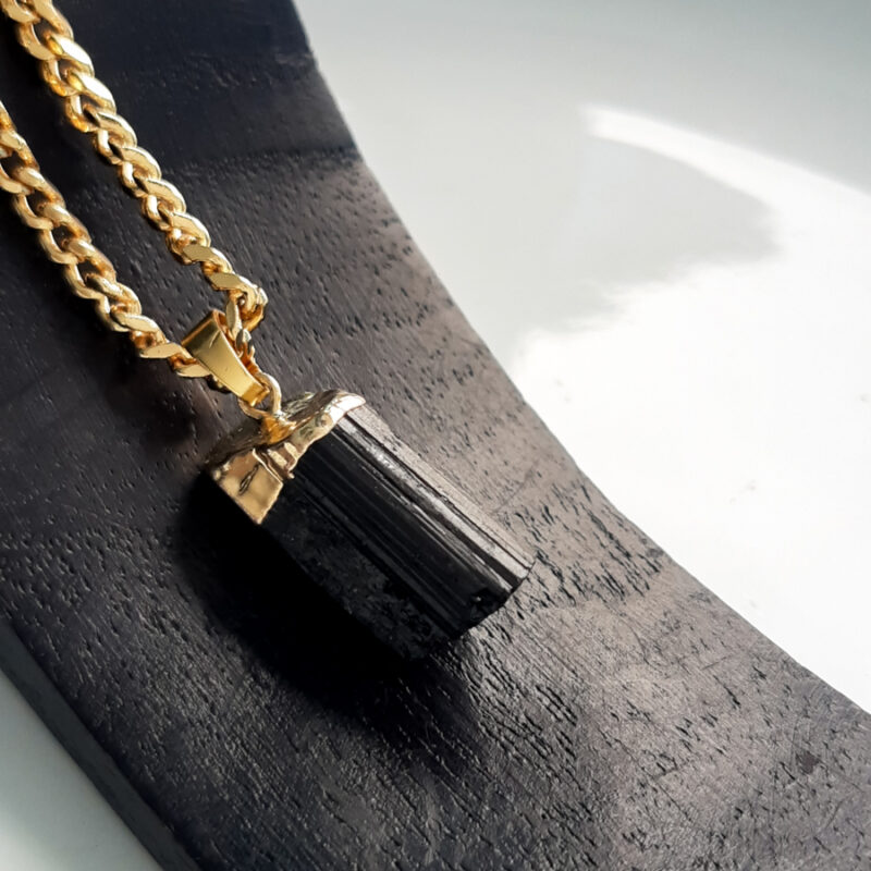 C205 - Colar Pedra Turmalina Negra