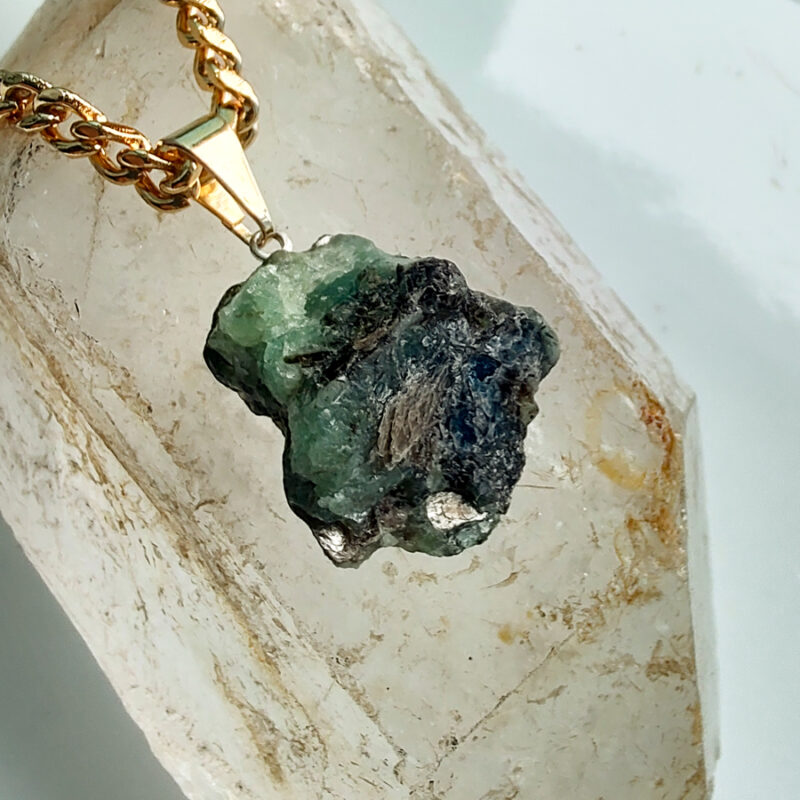 C202 - Colar Pedra Esmeralda