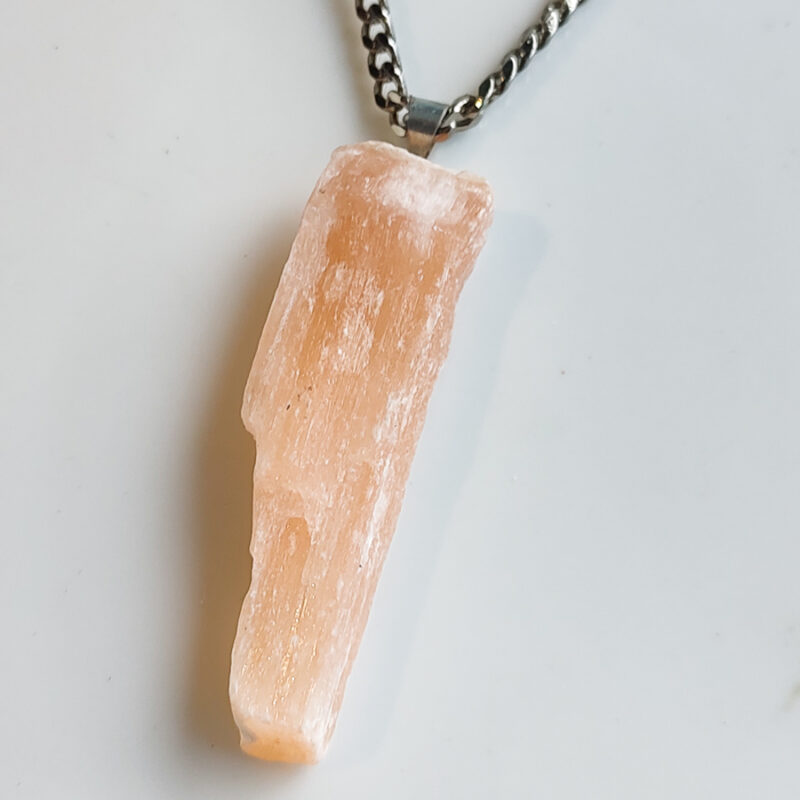 C209 - Colar de Pedra Selenita Laranja